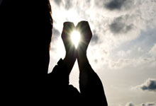 爱游戏官网：库日天，12 记三分，勇士赢得季后赛关键卡位赛.